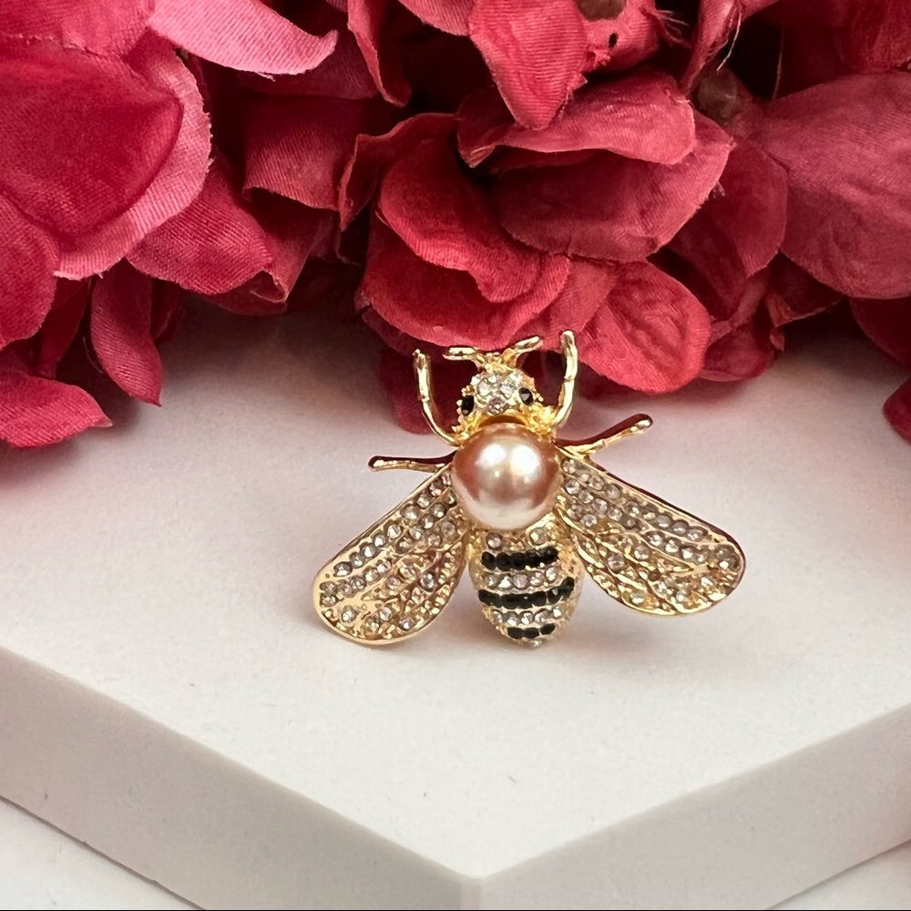 Golden Crystal Bumblebee Pearl Brooch Lapel Pin - Picture 6 of 16